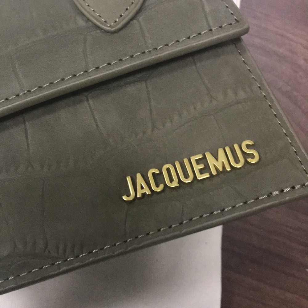 Women's Jacquemus Le Chiquito Moyen Crossbody Bag Medium - Picture 3 of 7